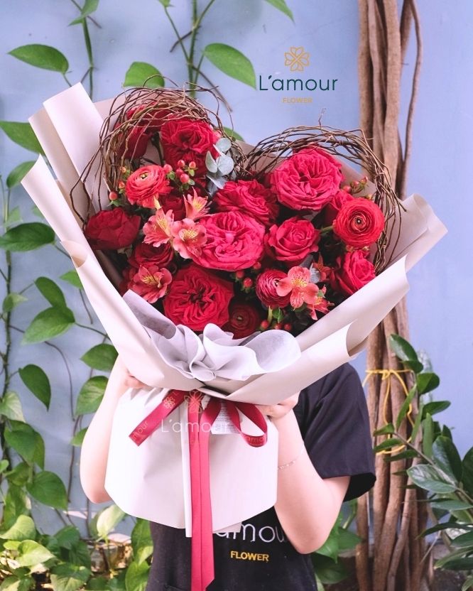 Hoa hồng đỏ tặng bạn bè